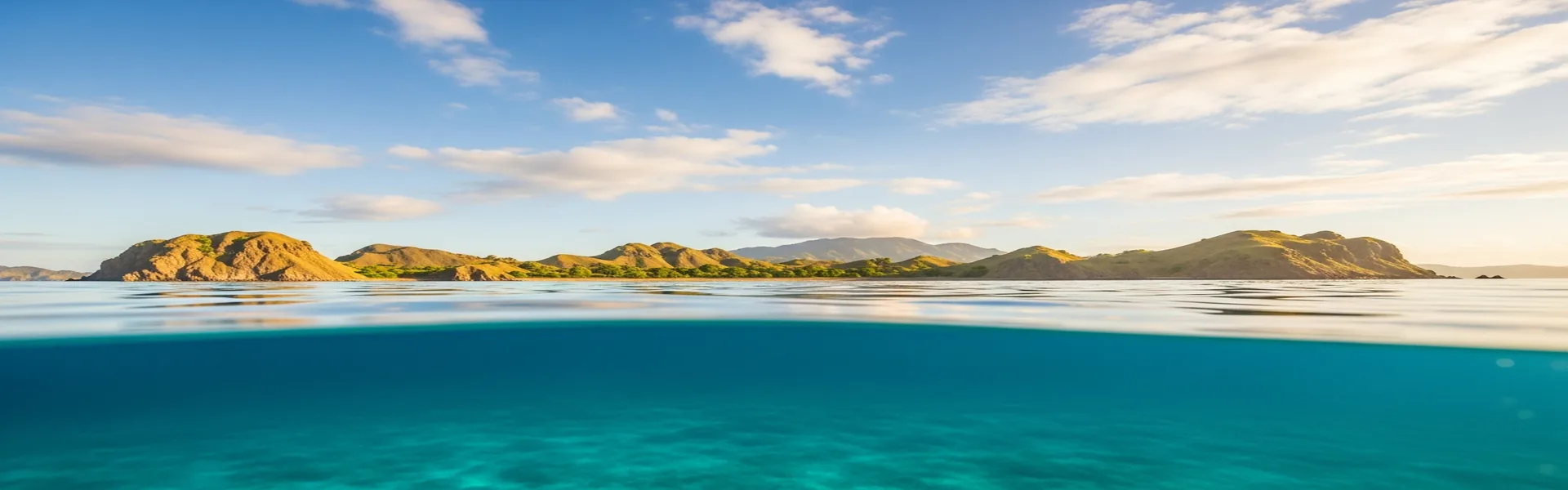 Perfect weather conditions for Komodo cruise during dry season